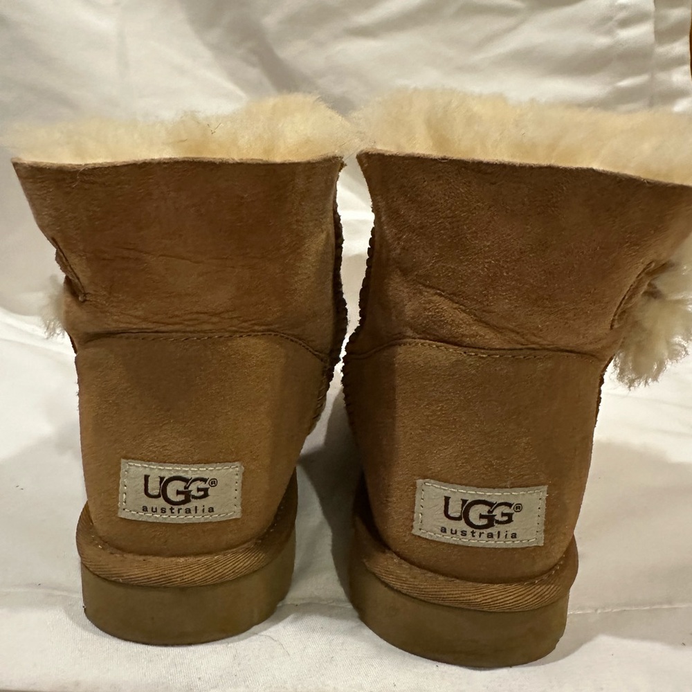Ugg - Bailey Button - image 2